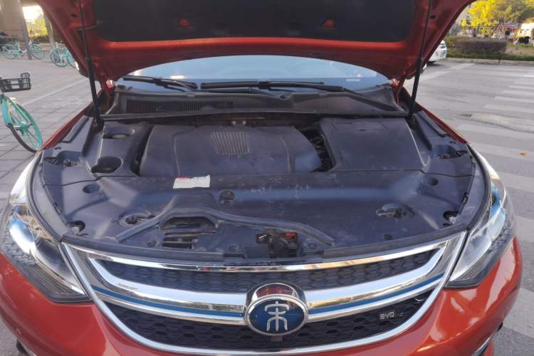 Used BYD Song New Energy 2017 Song DM 1.5TID All-Wheel Drive Luxury Model Engine Bay