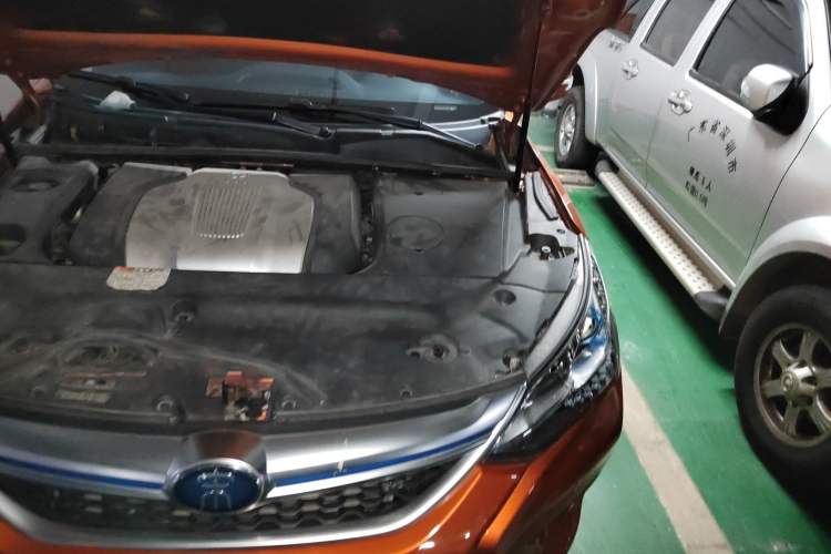 Used BYD Song New Energy 2017 Song DM 1.5TID All-Wheel Drive Prestige Model Engine Bay Left