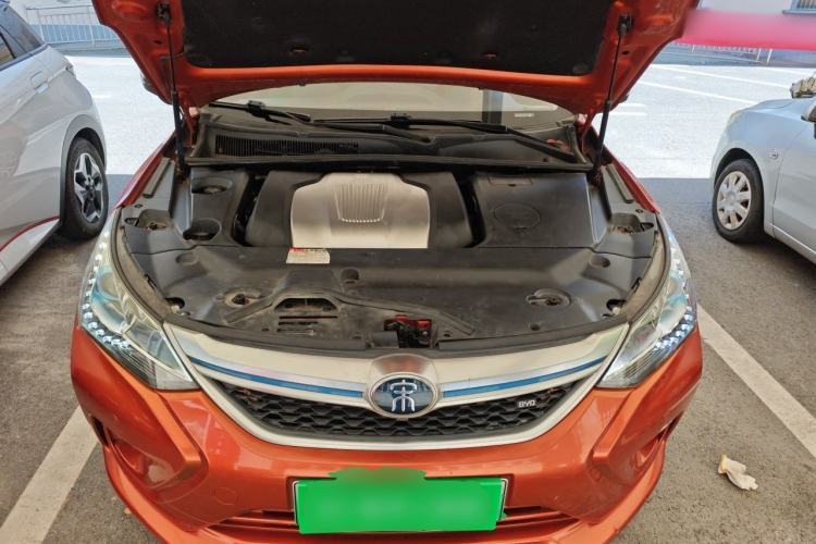 Used BYD Song New Energy 2017 Song DM 1.5TID All-Wheel Drive Luxury Model Engine Bay