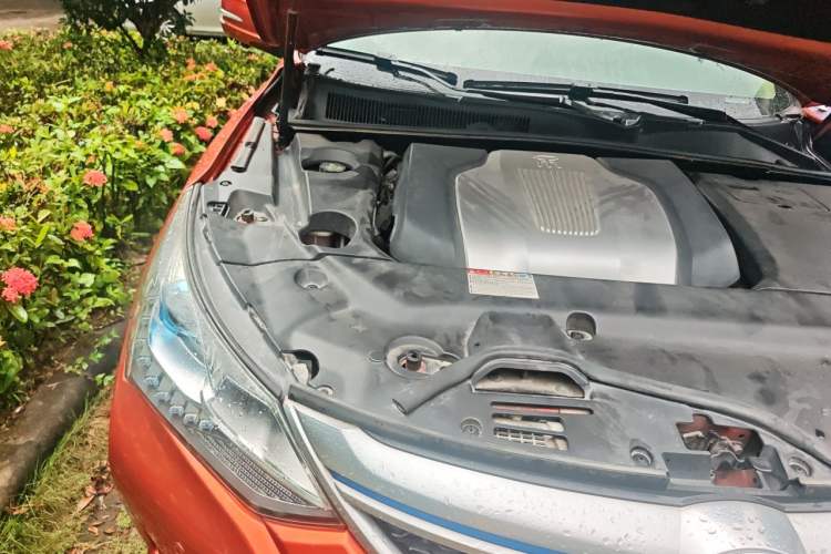 Used BYD Song New Energy 2017 Song DM 1.5TID All-Wheel Drive Luxury Model Engine Bay Right
