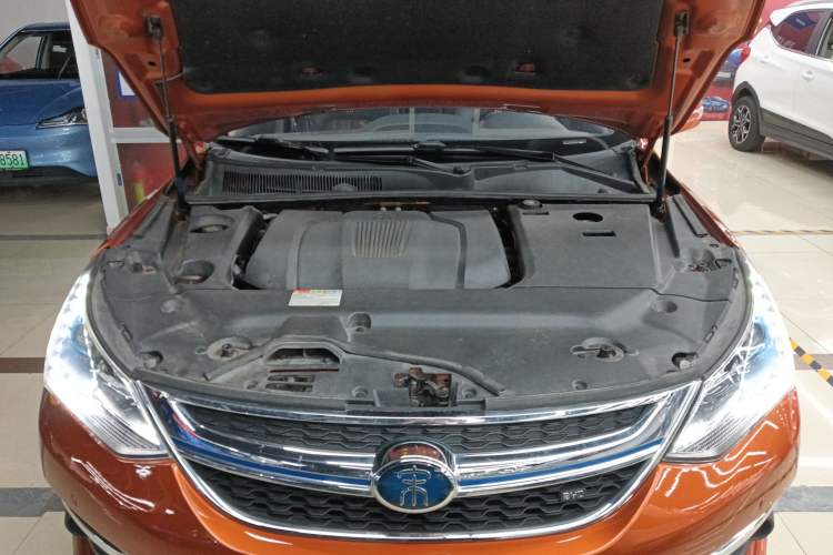 Used BYD Song New Energy 2017 Song DM 1.5TID All-Wheel Drive Luxury Model Engine Bay
