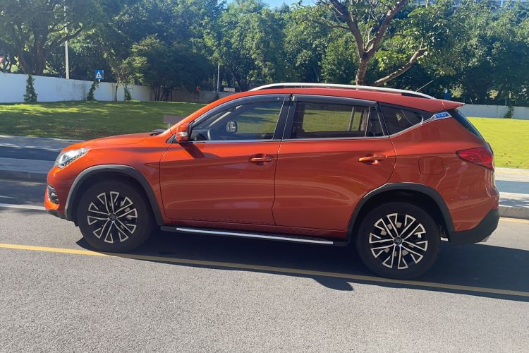 Used BYD Song New Energy 2017 Song DM 1.5TID All-Wheel Drive Luxury Model Exterior 5