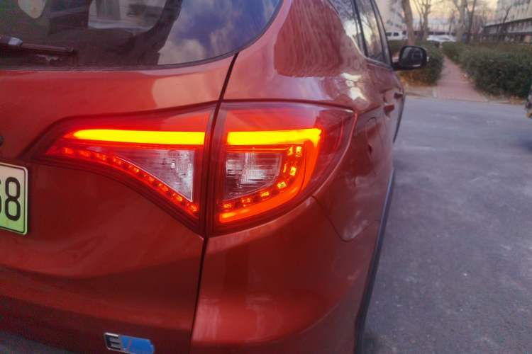Used BYD Song New Energy 2017 Song EV300 Prestige Model Exterior 6