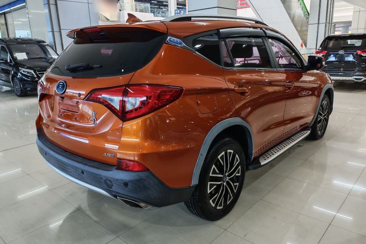 Used BYD Song New Energy 2017 Song DM 1.5TID All-Wheel Drive Luxury Model Exterior 6