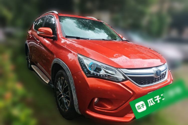 Used BYD Song New Energy 2017 Song DM 1.5TID All-Wheel Drive Luxury Model Front Right 45 Deg