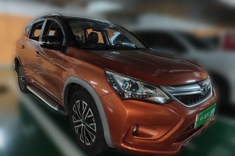 Used BYD Song New Energy 2017 Song DM 1.5TID All-Wheel Drive Luxury Model Front Right 45 Deg