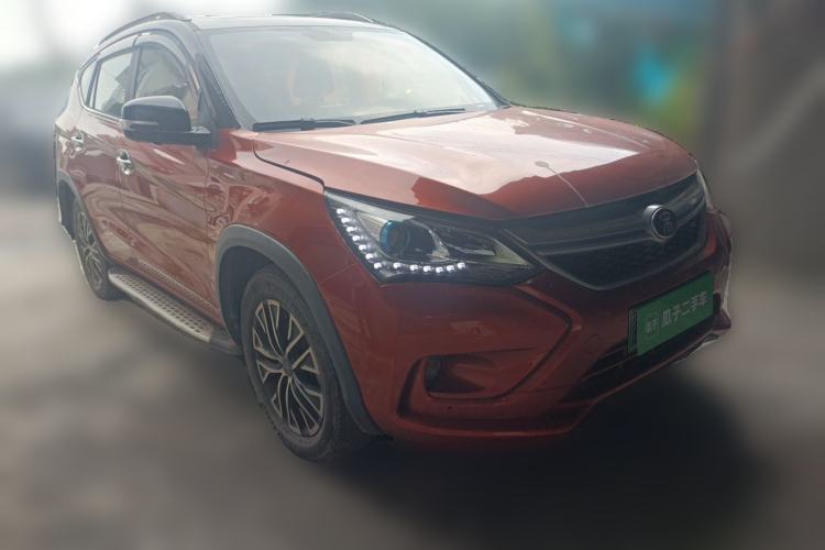 Used BYD Song New Energy 2017 Song DM 1.5TID All-Wheel Drive Luxury Model Front Right 45 Deg