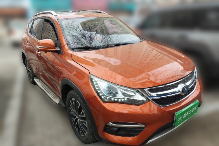 Used BYD Song New Energy 2017 Song DM 1.5TID All-Wheel Drive Luxury Model Front Right 45 Deg