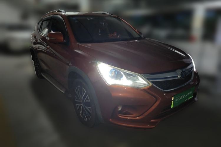 Used BYD Song New Energy 2017 Song DM 1.5TID All-Wheel Drive Prestige Model Front Right 45 Deg