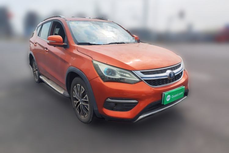 Used BYD Song New Energy 2017 Song DM 1.5TID All-Wheel Drive Luxury Model Front Right 45 Deg