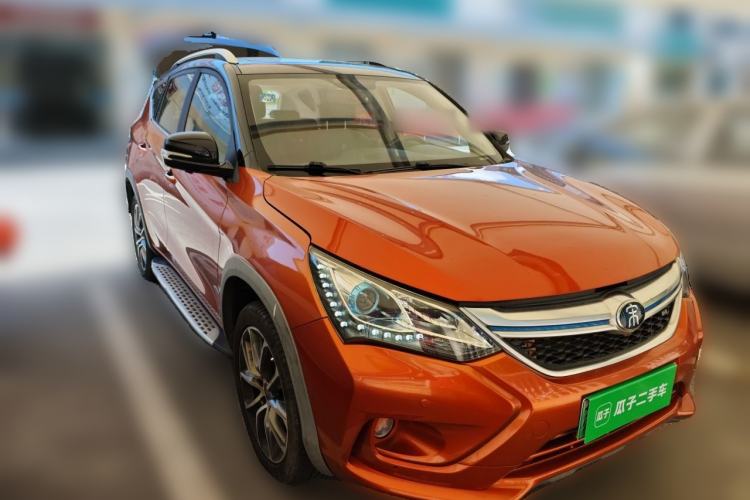 Used BYD Song New Energy 2017 Song DM 1.5TID All-Wheel Drive Luxury Model Front Right 45 Deg