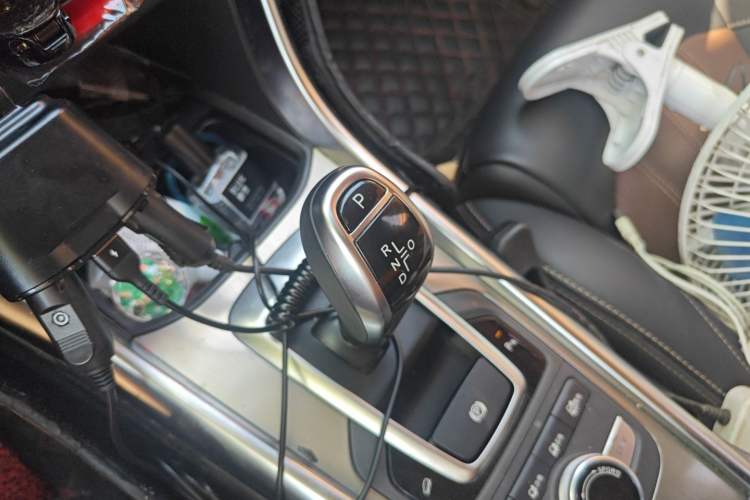 Used BYD Song New Energy 2017 Song DM 1.5TID All-Wheel Drive Luxury Model Gear Lever