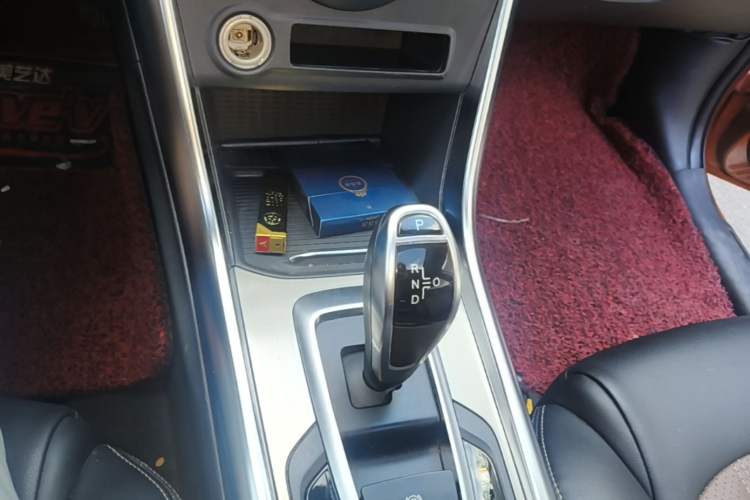 Used BYD Song New Energy 2017 Song DM 1.5TID All-Wheel Drive Luxury Model Gear Lever