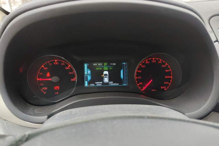 Used BYD Song New Energy 2017 Song DM 1.5TID All-Wheel Drive Luxury Model Instrument Cluster