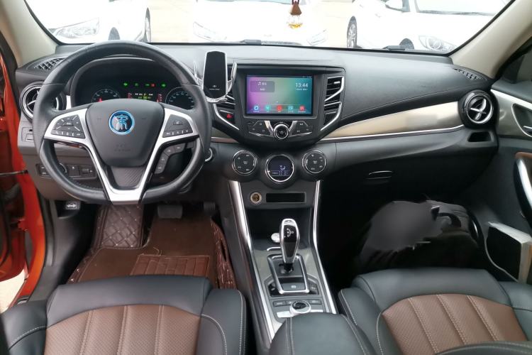 Used BYD Song New Energy 2017 Song DM 1.5TID All-Wheel Drive Luxury Model Interior 2