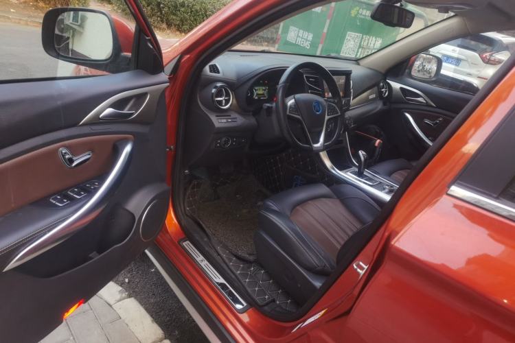 Used BYD Song New Energy 2017 Song EV300 Prestige Model Interior 3
