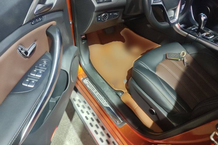 Used BYD Song New Energy 2017 Song DM 1.5TID All-Wheel Drive Luxury Model Interior 3