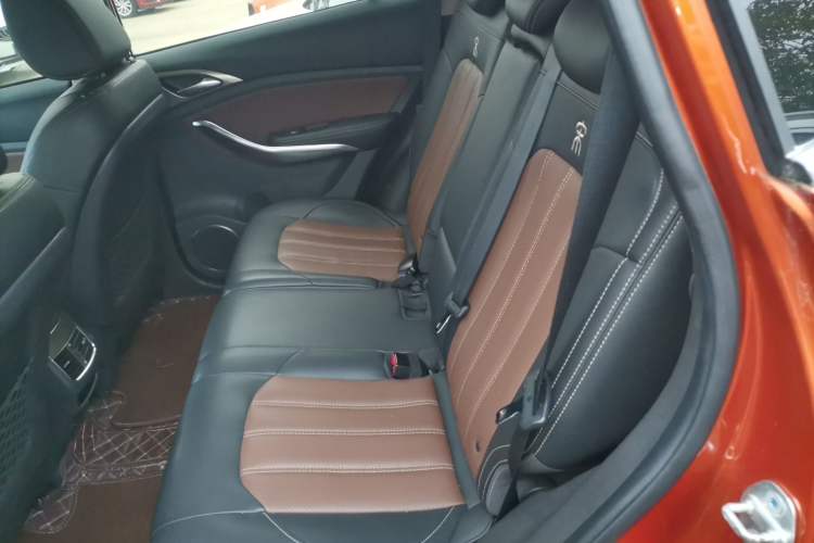 Used BYD Song New Energy 2017 Song DM 1.5TID All-Wheel Drive Luxury Model Interior 4