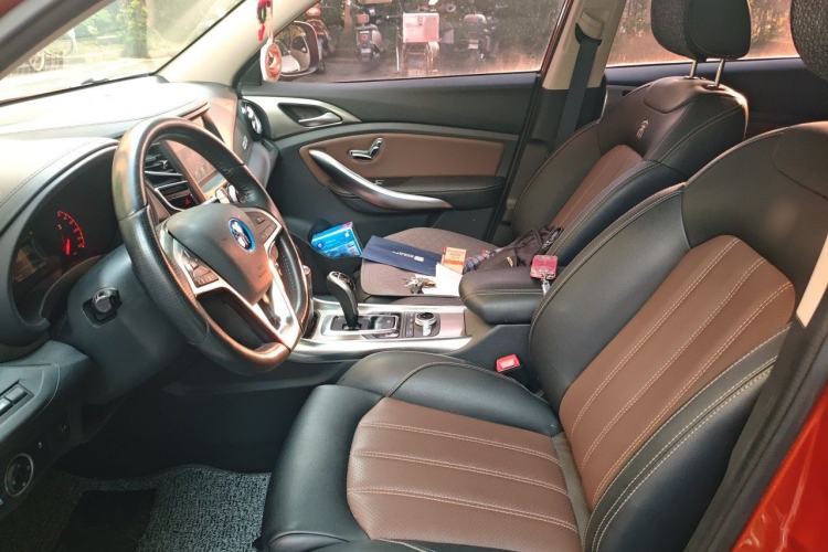 Used BYD Song New Energy 2017 Song DM 1.5TID All-Wheel Drive Prestige Model Left Front Seat