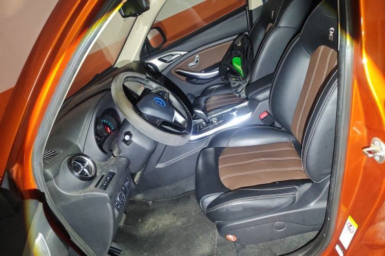 Used BYD Song New Energy 2017 Song DM 1.5TID All-Wheel Drive Prestige Model Left Front Seat