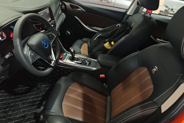 Used BYD Song New Energy 2017 Song DM 1.5TID All-Wheel Drive Luxury Model Left Front Seat