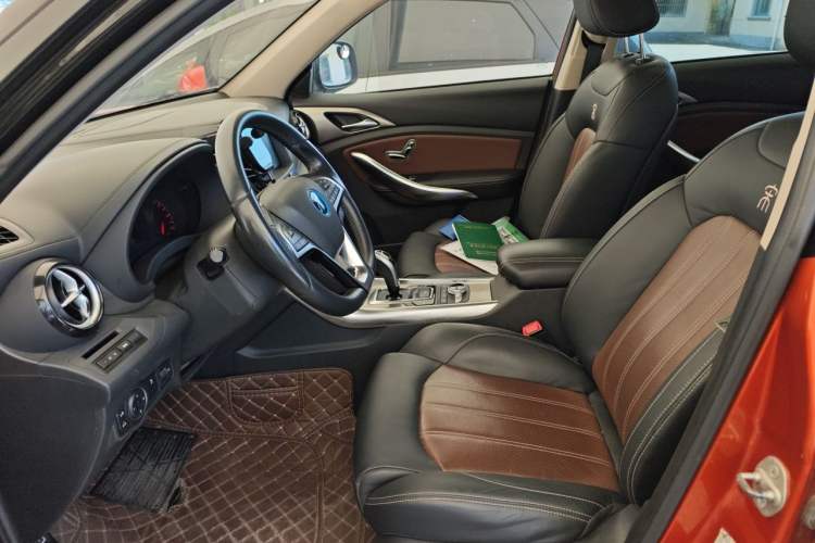 Used BYD Song New Energy 2017 Song DM 1.5TID All-Wheel Drive Luxury Model Left Front Seat