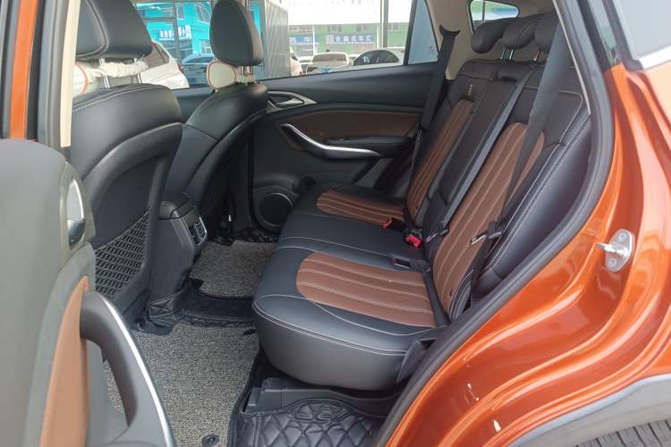 Used BYD Song New Energy 2017 Song DM 1.5TID All-Wheel Drive Luxury Model Left Rear Seat