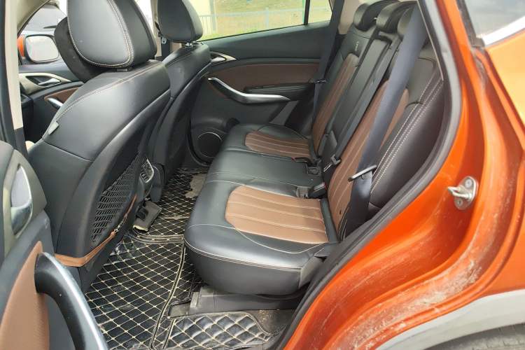 Used BYD Song New Energy 2017 Song DM 1.5TID All-Wheel Drive Luxury Model Left Rear Seat