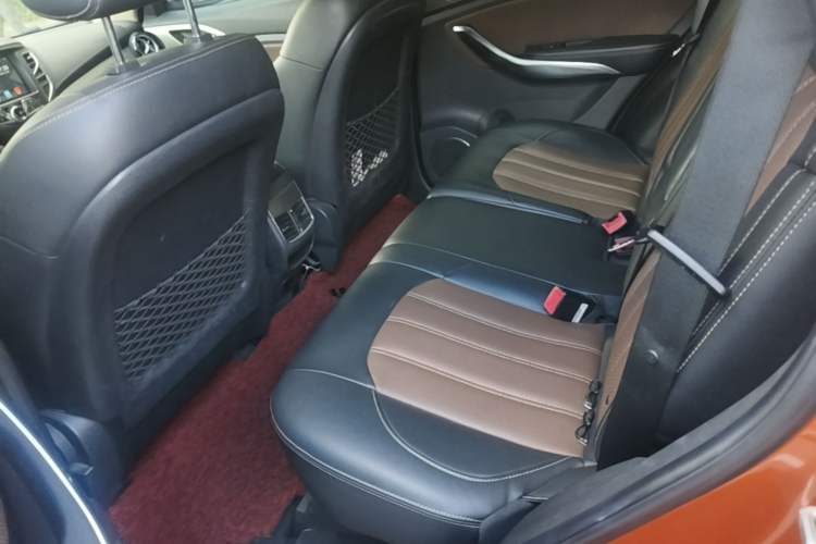 Used BYD Song New Energy 2017 Song DM 1.5TID All-Wheel Drive Luxury Model Left Rear Seat