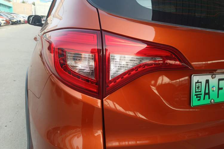 Used BYD Song New Energy 2017 Song DM 1.5TID All-Wheel Drive Luxury Model Left Rear Taillight