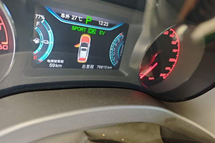Used BYD Song New Energy 2017 Song DM 1.5TID All-Wheel Drive Luxury Model Odometer Close Up