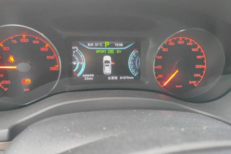 Used BYD Song New Energy 2017 Song DM 1.5TID All-Wheel Drive Luxury Model Odometer Close Up