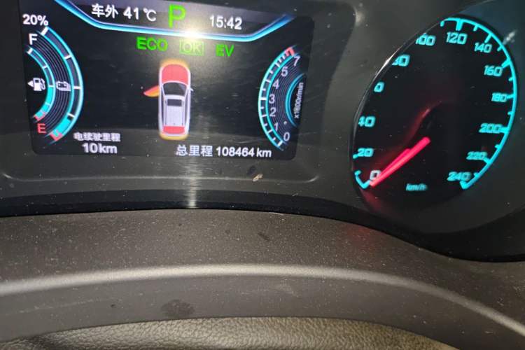 Used BYD Song New Energy 2017 Song DM 1.5TID All-Wheel Drive Luxury Model Odometer Close Up