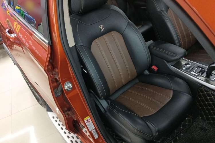 Used BYD Song New Energy 2017 Song DM 1.5TID All-Wheel Drive Luxury Model Right Front Seat