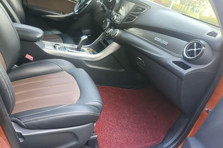 Used BYD Song New Energy 2017 Song DM 1.5TID All-Wheel Drive Luxury Model Right Front Seat