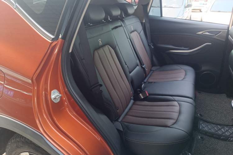Used BYD Song New Energy 2017 Song DM 1.5TID All-Wheel Drive Luxury Model Right Rear Seat
