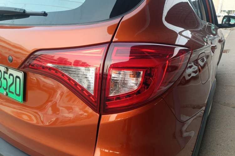 Used BYD Song New Energy 2017 Song DM 1.5TID All-Wheel Drive Luxury Model Right Rear Taillight