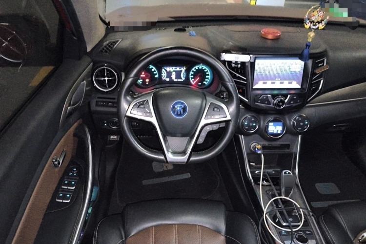 Used BYD Song New Energy 2017 Song DM 1.5TID All-Wheel Drive Prestige Model Steering Wheel