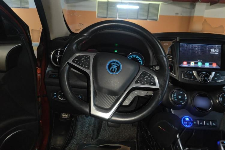 Used BYD Song New Energy 2017 Song DM 1.5TID All-Wheel Drive Luxury Model Steering Wheel