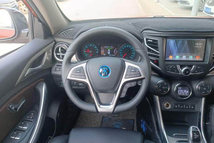 Used BYD Song New Energy 2017 Song DM 1.5TID All-Wheel Drive Luxury Model Steering Wheel