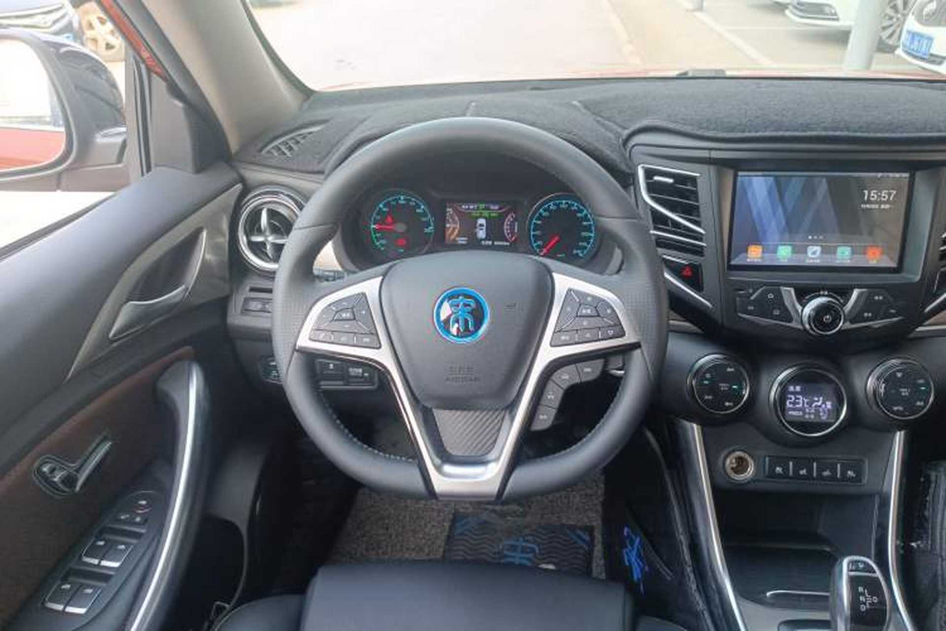 Used BYD Song New Energy 2017 Song DM 1.5TID All-Wheel Drive Luxury Model Steering Wheel