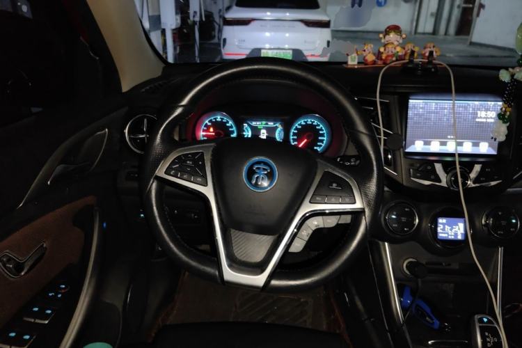 Used BYD Song New Energy 2017 Song DM 1.5TID All-Wheel Drive Prestige Model Steering Wheel