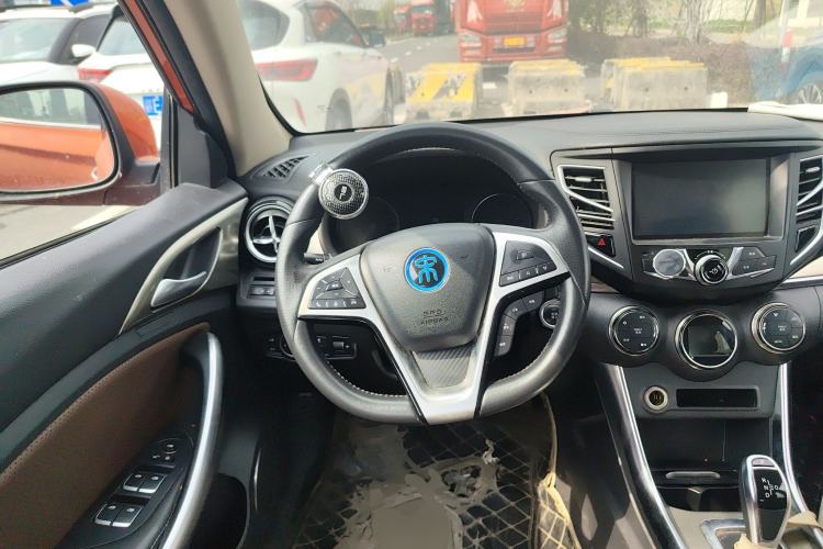Used BYD Song New Energy 2017 Song DM 1.5TID All-Wheel Drive Luxury Model Steering Wheel