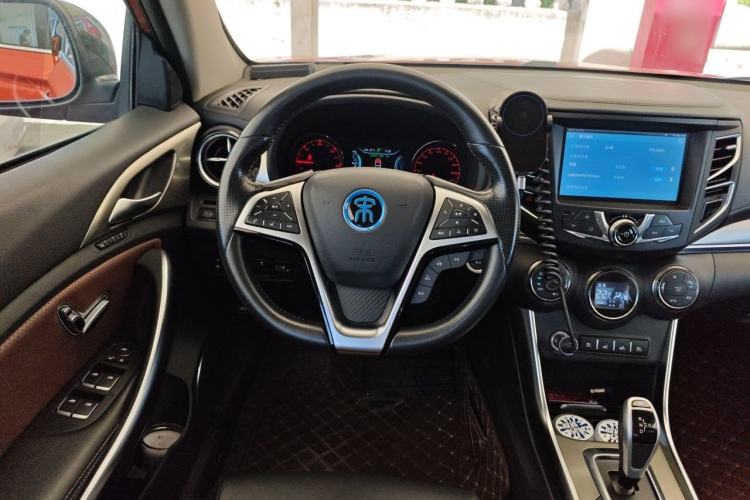 Used BYD Song New Energy 2017 Song DM 1.5TID All-Wheel Drive Luxury Model Steering Wheel
