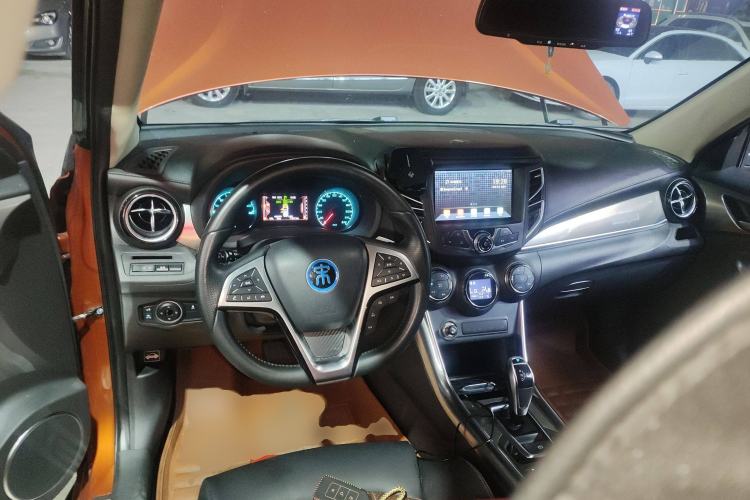 Used BYD Song New Energy 2017 Song DM 1.5TID All-Wheel Drive Luxury Model Steering Wheel
