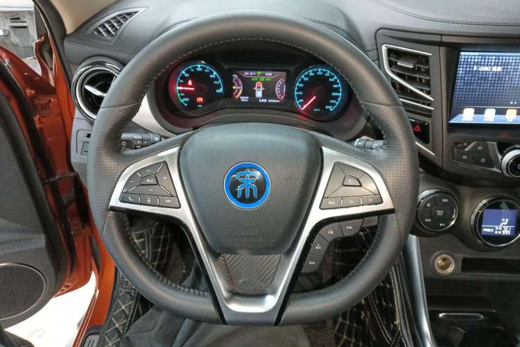 Used BYD Song New Energy 2017 Song DM 1.5TID All-Wheel Drive Luxury Model Steering Wheel