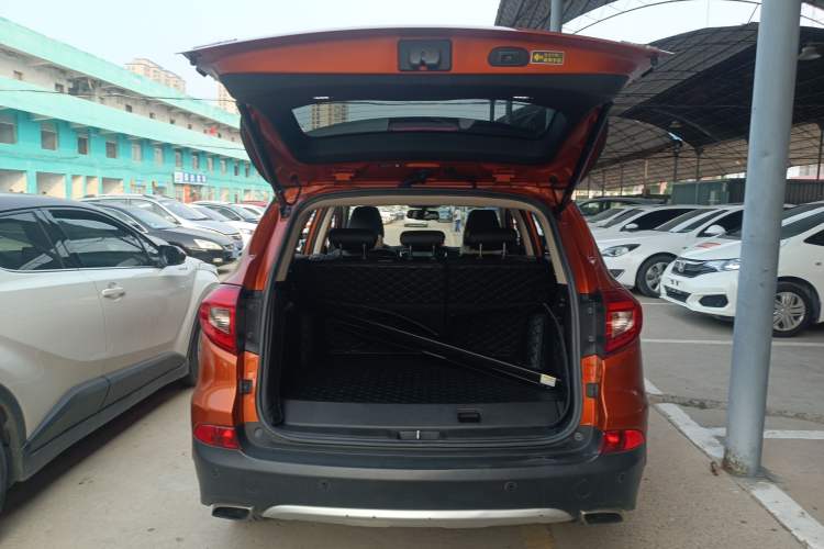 Used BYD Song New Energy 2017 Song DM 1.5TID All-Wheel Drive Luxury Model Trunk