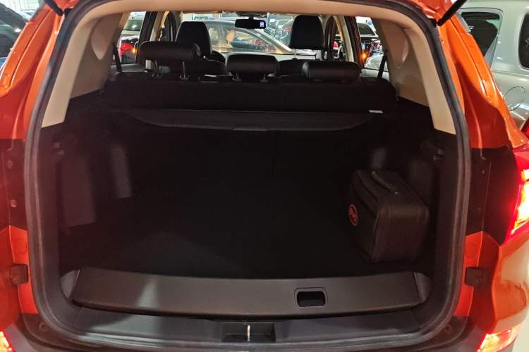 Used BYD Song New Energy 2017 Song DM 1.5TID All-Wheel Drive Luxury Model Trunk