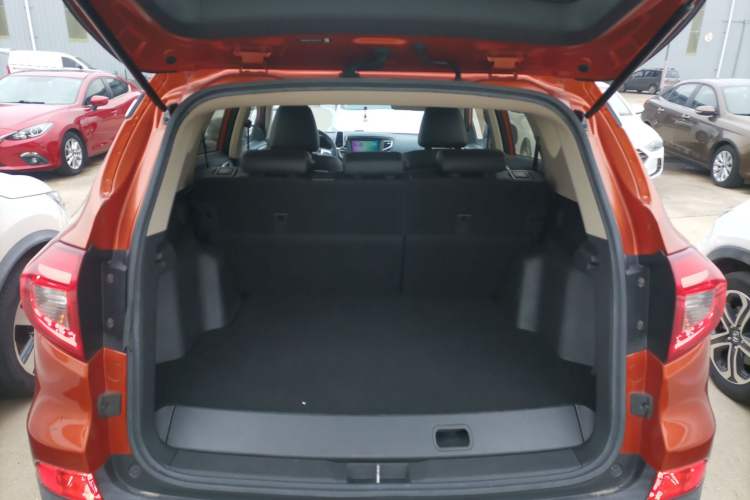 Used BYD Song New Energy 2017 Song DM 1.5TID All-Wheel Drive Luxury Model Trunk