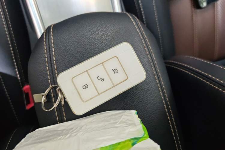 Used BYD Song New Energy 2017 Song DM 1.5TID All-Wheel Drive Luxury Model Vehicle Key